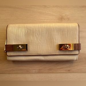 Aubrey leather wallet with metal clasps